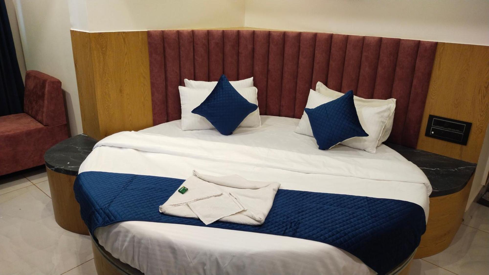 Hotel Campus Ahmadabad Zewnętrze zdjęcie